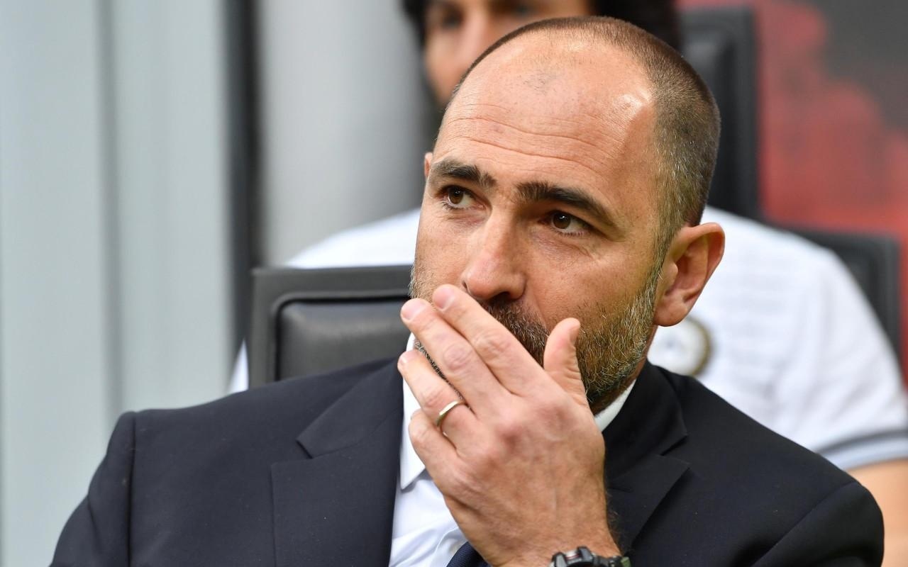 以及社交媒 以及社交媒